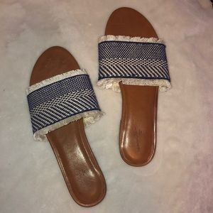 *NEVER WORN* Sandals Universal Threads
